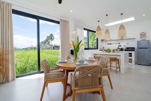 Basic Villa | Dining