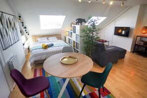 1 chambre, fer et planche à repasser, accès Internet, draps fournis