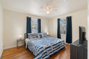 2 chambres, fer et planche à repasser, Wi-Fi, draps fournis