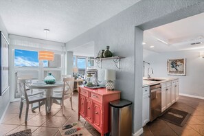 Dining - Coastal Comfort at Smyrna Beach Club 605A (New Smyrna Beach)