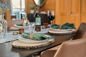 Dining - Luxury Cabin Vibes • Walk to Thunder Ridge (Ridgedale)