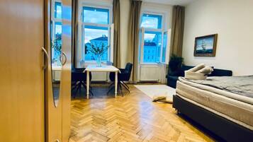 1 bedroom, bed sheets