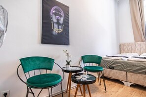 1 Schlafzimmer, Bügeleisen/Bügelbrett, Bettwäsche