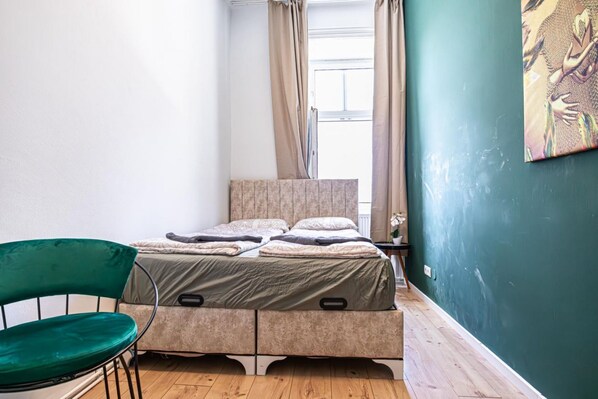 1 dormitorio y ropa de cama