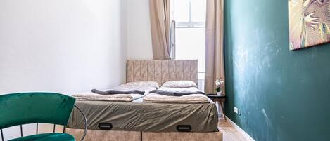 1 bedroom, bed sheets