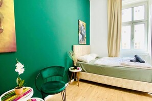1 bedroom, bed sheets