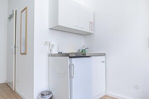 Micro-ondas, cooktop, chaleira elétrica