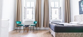 Beautiful 1BR Apartment 15-Min to City Center