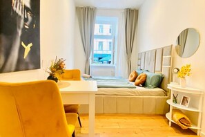 1 bedroom, WiFi, bed sheets