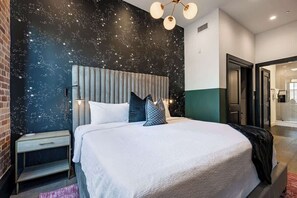 2 bedrooms, iron/ironing board, travel cot, free WiFi - Downtown 2BD Private Terrace Gym Hotel Pool (New Orleans)