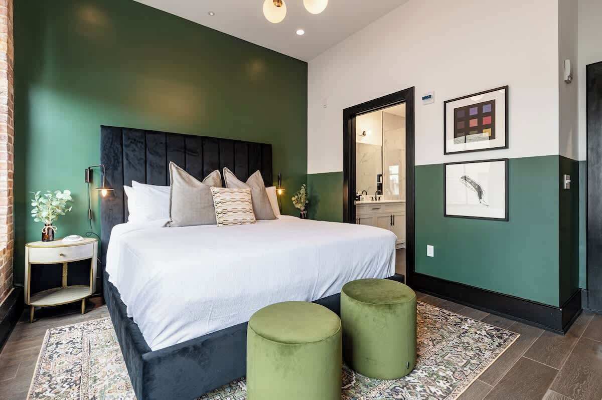 2 chambres, fer et planche à repasser, accès au Wi-Fi (inclus)
