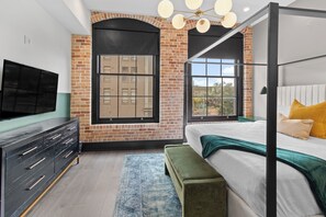 2 habitaciones, tabla de planchar con plancha y cuna de viaje