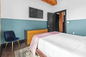 2 slaapkamers, een strijkplank/strijkijzer, gratis wifi, beddengoed