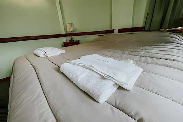 1 bedroom, bed sheets - Viejo Lobo centrally located apartment (Ushuaia)