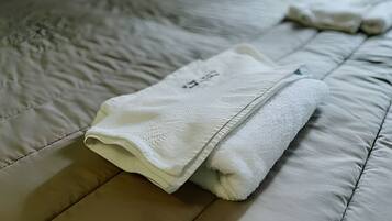 1 habitación y ropa de cama