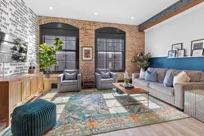 TV connectée, baby-foot, table de tennis de table