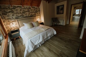 1 bedroom, internet, bed sheets