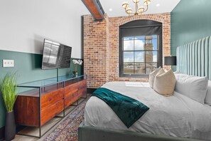 2 soverom, strykejern/-brett, reiseseng for barn og wi-fi (inkludert)