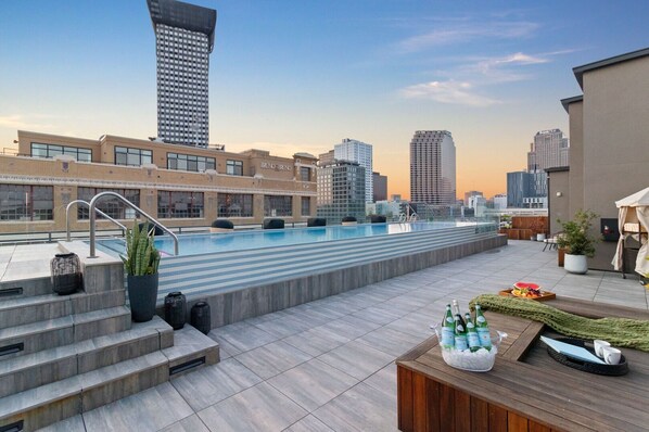 Et oppvarmet basseng