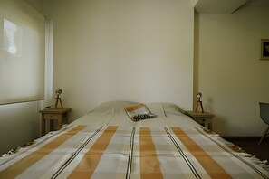 1 bedroom, iron/ironing board, bed sheets