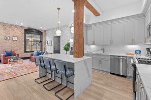 Fridge, microwave, oven, stovetop - Historic Building with Rooftop Pool – Walk to French Quarter (New Orleans)