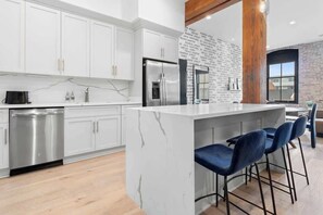 Fridge, microwave, oven, stovetop - Rooftop Pool | Full Kitchen | Game Room | Hotel (New Orleans)