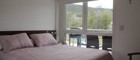 1 bedroom, internet, bed sheets