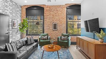 Smart TV, tenis de mesa y estéreo