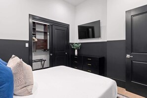 4 bedrooms, iron/ironing board, free WiFi, bed sheets - Luxury | Pool | Game Room | Downtown Hotel (New Orleans)