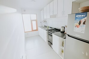 Cookware/dishes/utensils - Nona Kate, premium and centrally located apartments. 2C (Ushuaia)