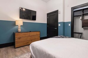 4 bedrooms, iron/ironing board, free WiFi, bed sheets - Lux 4BD/4BA +2 Sleeper Sofas | Own Terrace | Hotel (New Orleans)