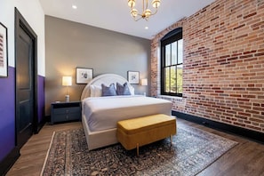 4 bedrooms, iron/ironing board, travel cot, free WiFi - Lux 4BD/4BA +2 Sleeper Sofas | Own Terrace | Hotel (New Orleans)