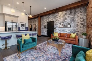 Smart TV, offices - Lux 4BD/4BA +2 Sleeper Sofas | Own Terrace | Hotel (New Orleans)