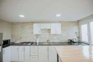 冰箱、微波炉、厨具/餐具