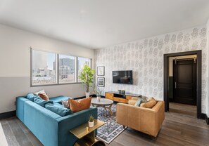 Älytelevisio, pöytäjalkapallopöytä, pöytätennispöytä