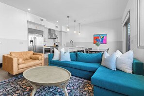 Älytelevisio, pöytäjalkapallopöytä, pöytätennispöytä