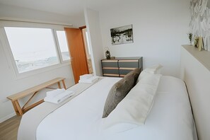 2 bedrooms, bed sheets