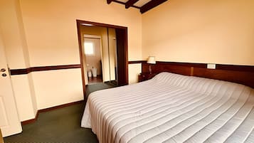 2 bedrooms, bed sheets