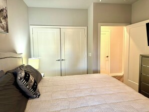 1 dormitorio, escritorio, tabla de planchar con plancha y wifi gratis