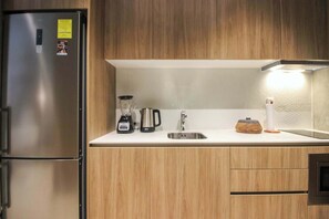 Fridge, microwave, stovetop, coffee/tea maker - Chic Studio w/ Rooftop Pool & Gym in Tulum (Tulum)