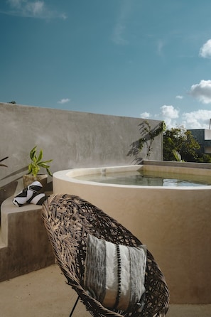 Outdoor spa tub - Casa Felipa | 2BR Condo w/ Private Rooftop Terrace (Tulum)