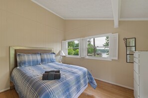 3 chambres, bureau, fer et planche à repasser, lit parapluie