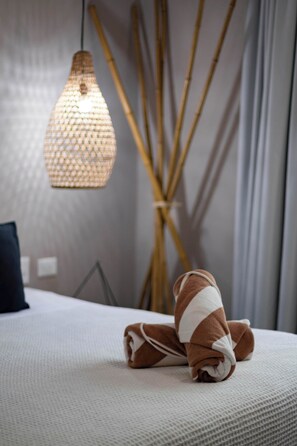 1 bedroom, desk, iron/ironing board, WiFi