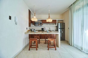 Private kitchen - Tulum Penthouse with Rooftop Pool and BBQ Grill (Tulum)