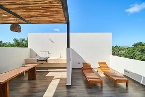 Outdoor dining - Veleta Penthouse w/ Private Rooftop Pool (Tulum)
