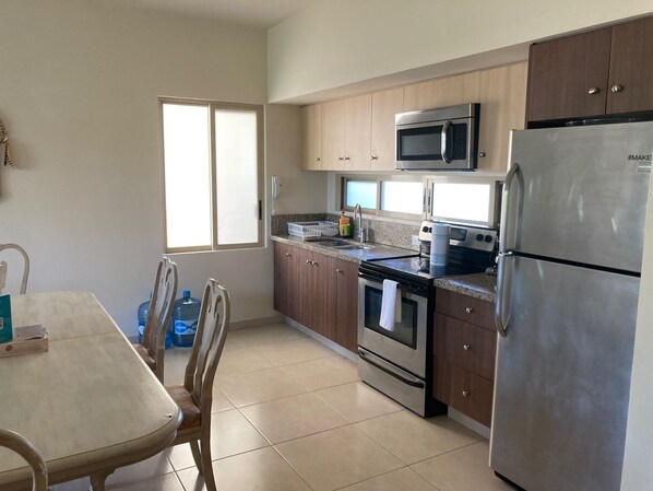 Fridge, microwave, oven, stovetop