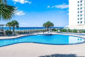 Pool - Oceanfront, Resort Amenities | Palacio 906 | My Beach Getaways (Pensacola)