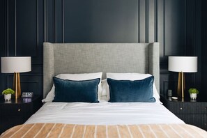 1 habitación, tabla de planchar con plancha, cuna de viaje y wifi 