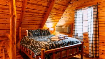 1 bedroom, desk, iron/ironing board, WiFi