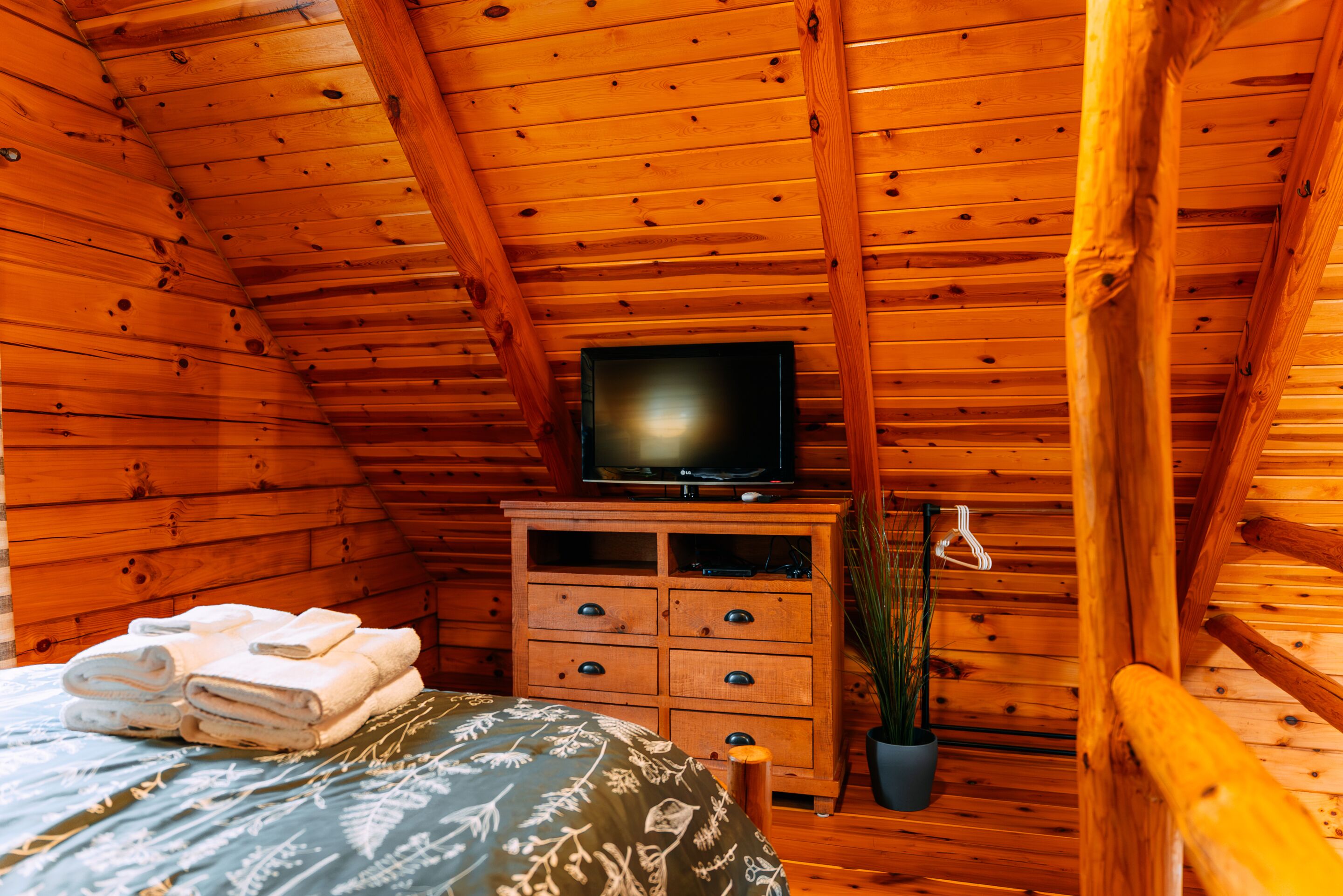 1 bedroom, desk, iron/ironing board, WiFi